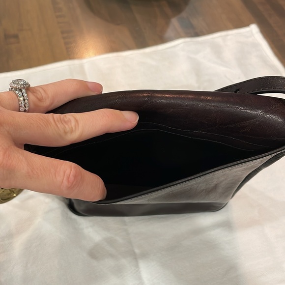 Brahmin black leather crossbody
8.5”length 7”width lying flat. Vintage - Picture 7 of 16